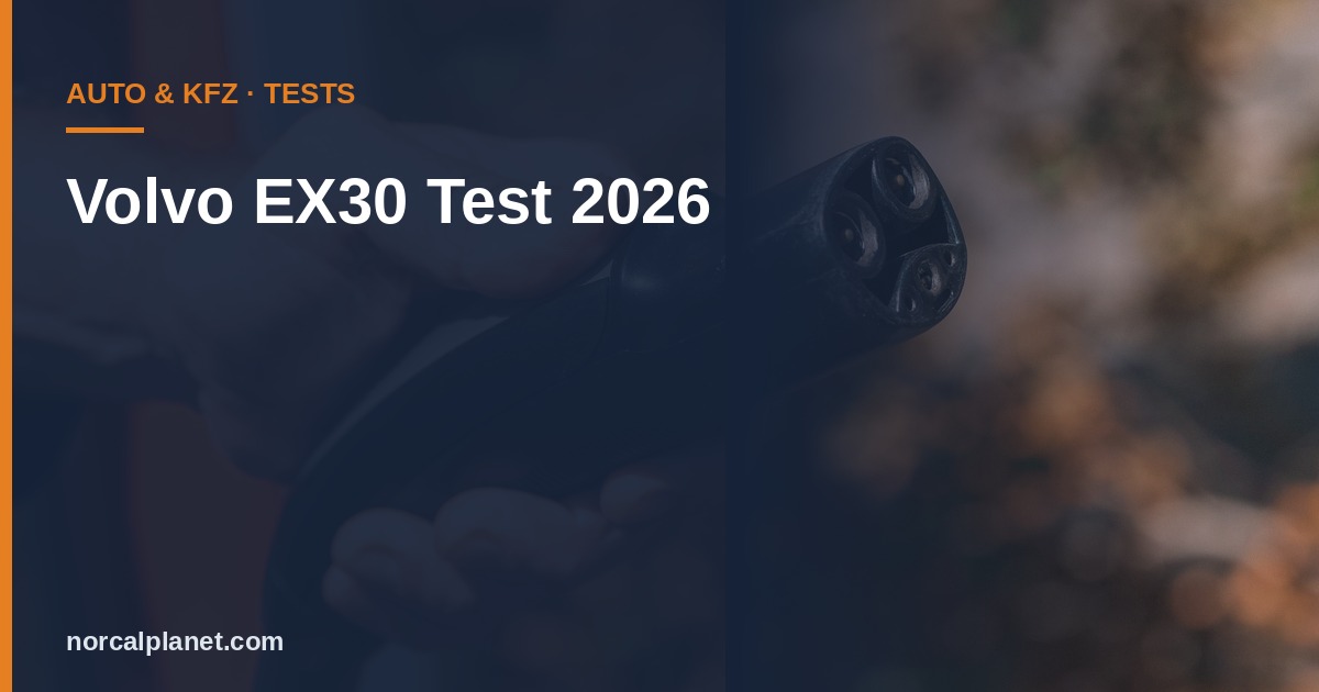 Volvo EX30 2026 Ladestecker in der Hand